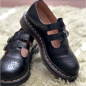 Dr. Martens Mary Jane